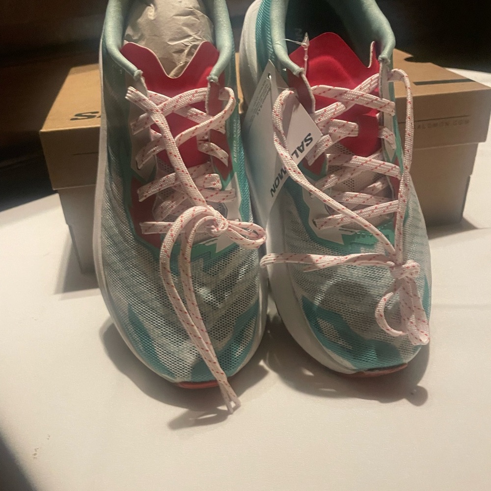 Salomon sneakers size 5 Aero Volt NIB
